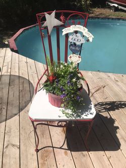 Outside Welcome Metal Planter Chairs