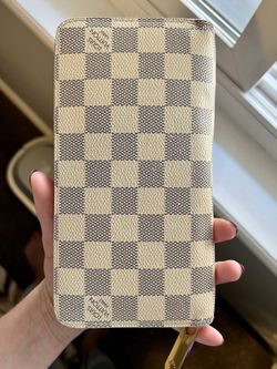 Louis Vuitton Women’s Damier Azur Zippy Long Wallet for Sale in San Diego,  CA - OfferUp