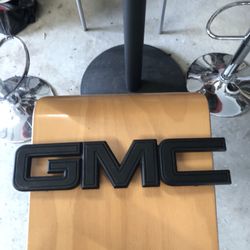 GMC FRONT GRILLE EMBLEM