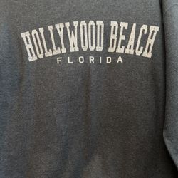 Sweatshirt. Like New. Size 7-8. Teen, Men, Women 