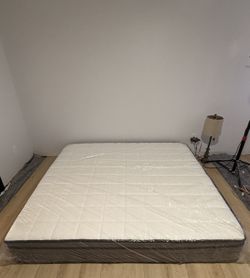 Brand New, King Size Mattress 12in Hybrid