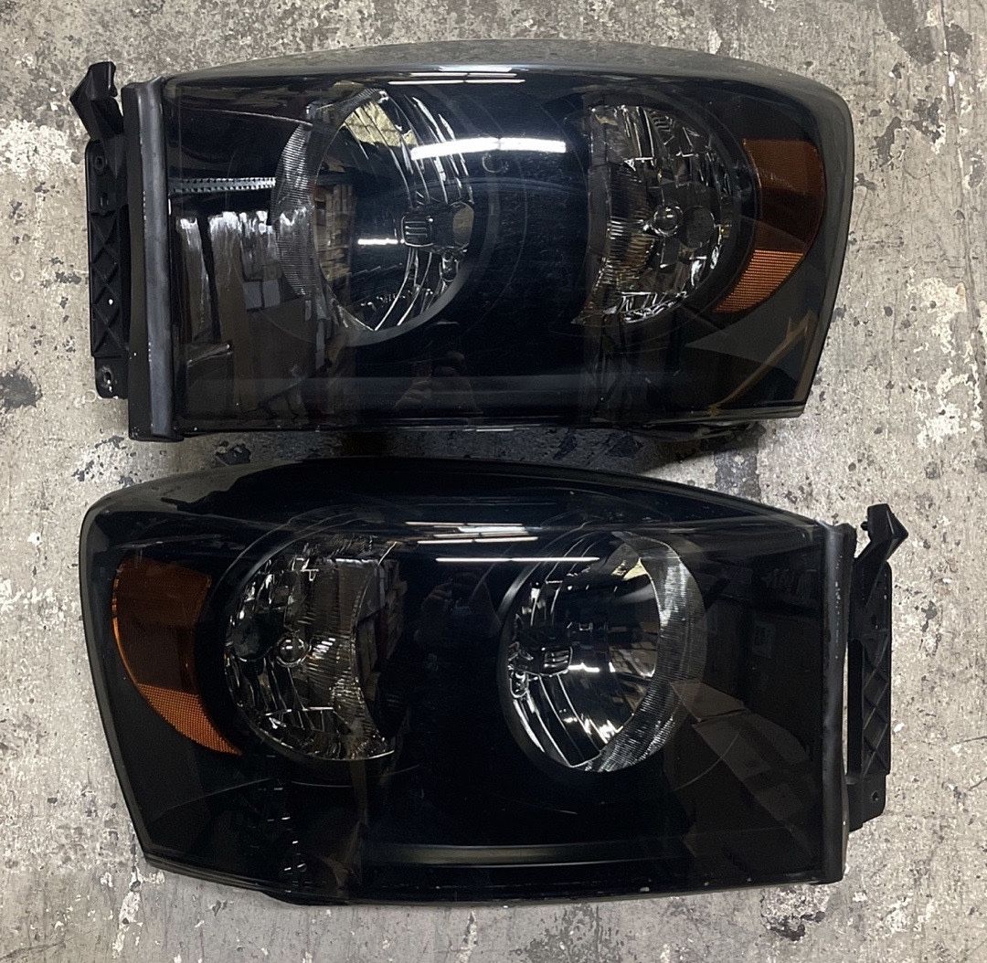2006 To 2008 Dodge Ram Blacked Out Headlamps Faros Focos Luces Micas 