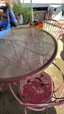 Vintage Metal Patio Set/ Glass Table 