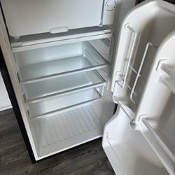 Magic chef fridge/freezer