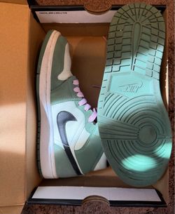 Nike Air Jordans 1 Mid SE  “Dutch Green”