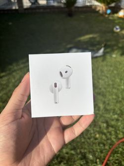 Apple AirPods 4 with ANC