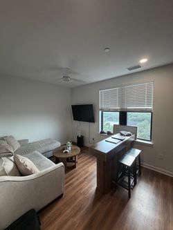 Reversible sectional couch