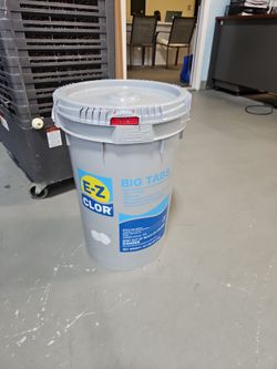 50 Lbs chlorine tablets bucket