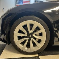 Tesla 3 wheel