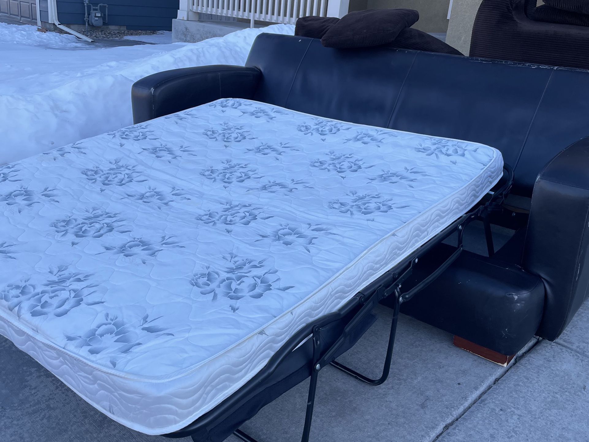 Free Couch Contactless Pickup