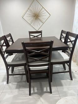 Dinning room table