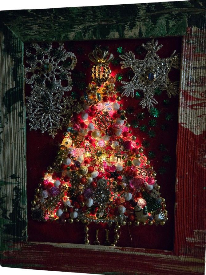 LIGHT UP handcrafted christmas tree wall decor with vintage jewelry