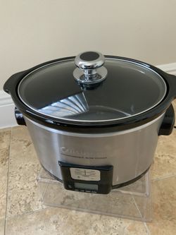 Great condition slow cooker 3.5 quarts Cuisinart with ceramic cooking pot and glass cover. Fast cooking