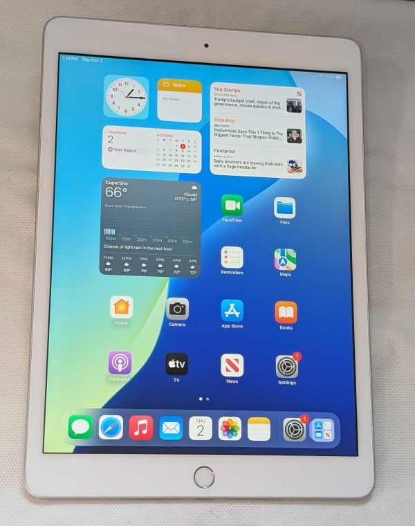 Nice APPLE iPad 7 10.2 inch 128GB WIFI iOS18 TABLET