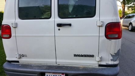 2001 Dodge Ram 2500,,,,cargo ban...