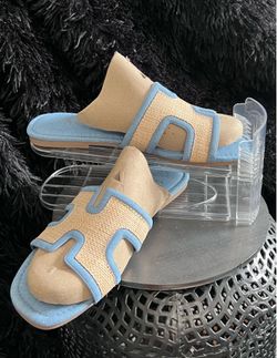 2 Pair - Women’s Summer Sandals Bundle Size 8.5