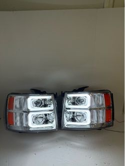 Chevy Silverado 2007-2013 headlights