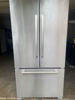 Refrigerator stainless