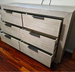 Like New Dresser