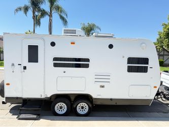 2008 skyline travel trailer
