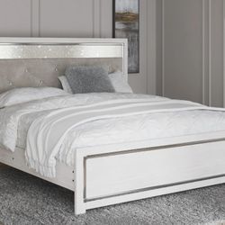 Altyra White King Panel Bed

