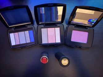 Eyeshadow Palettes and Lipstick Bundle