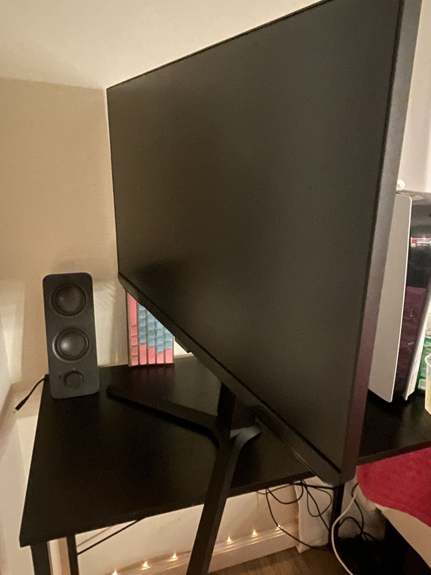 Broken Samsung Monitor – For Parts Only