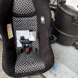 brand new car seat 