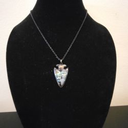 Necklace - Arrow Head Style - Wolf Pendant