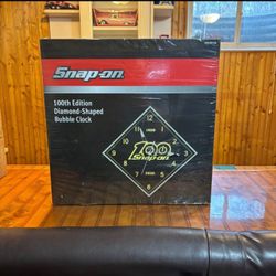 Snap-on Clock