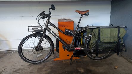 Gary Fisher Trek Transport+ Cargo Bike  Size M/L