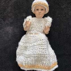 Antiguo niño Dios tallado en madera nesecita restauracion en los deditos y la frente de los años 70 hecho en Guatemala