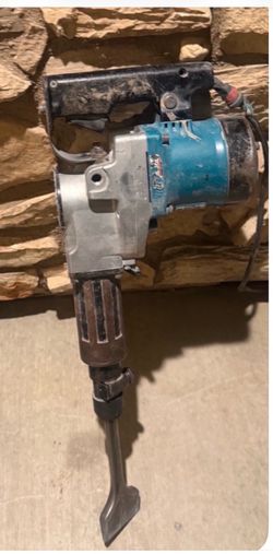 Makita tool and bit