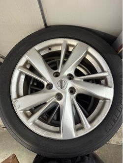 4 OEM 17inch  Nissan wheels
