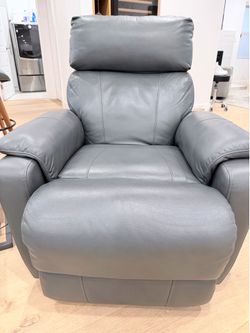 Charcoal Reclining Chair – Excellent Condition