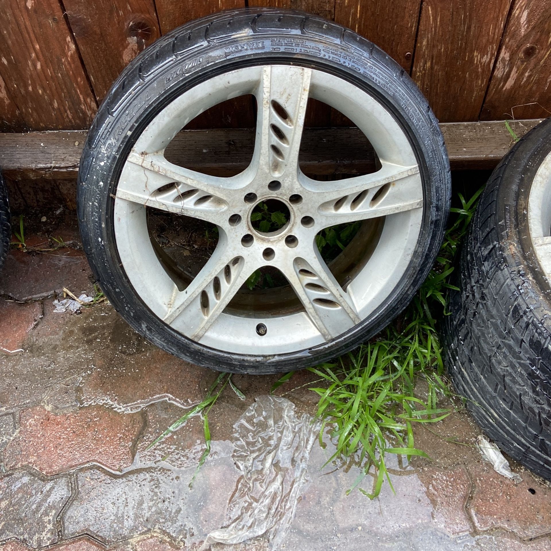 Set Of Rims 17 .