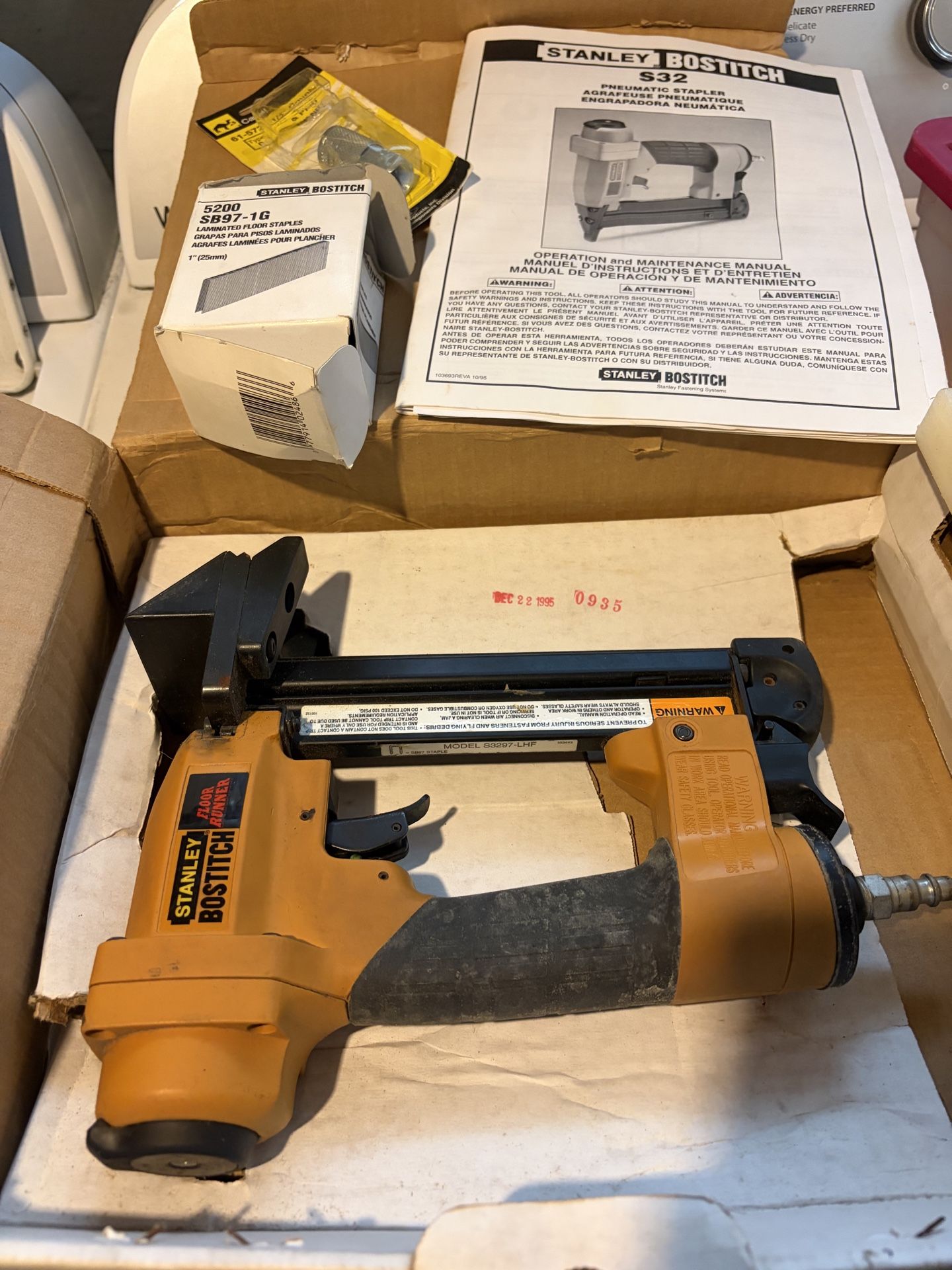 Pneumatic Stapler