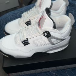 Air Jordan 4 Retro Size 9