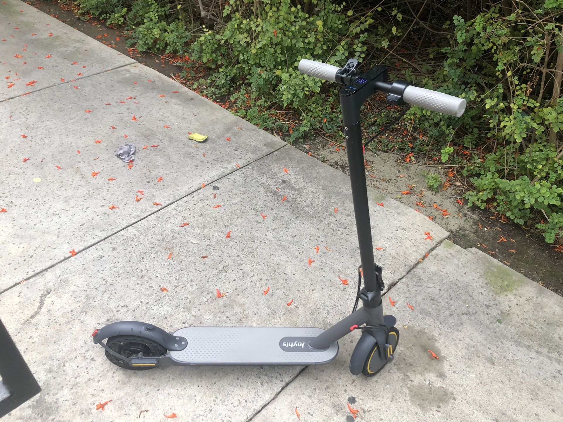 E-scooter (Read Description)