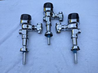 Automatic sloan flush valve