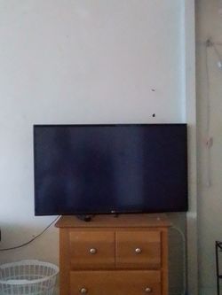 45 inch tv LG 250
