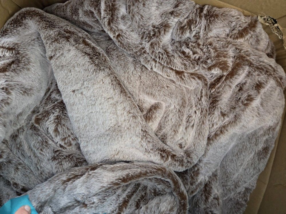 Lovesac BigOne In Bronze Wombat Phur - Like New