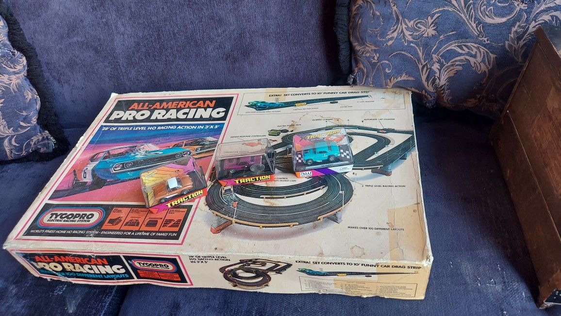 Pro Racing Slot Car Set With Cars