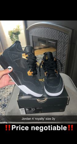 Jordan 4 ‘royalty’ Size 3y