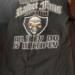 Raiders Tshirt Size Small Delivery Make An Offer 