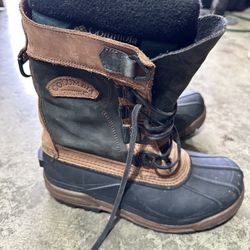 Columbia snow boots size 8