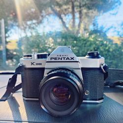 Asahi Pentax K1000 Film Camera With 50mm 1:2 Pentax Lens 