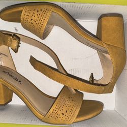 Womens Heels Size 6