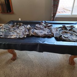 Cabelas Men's Fleeces And Vest