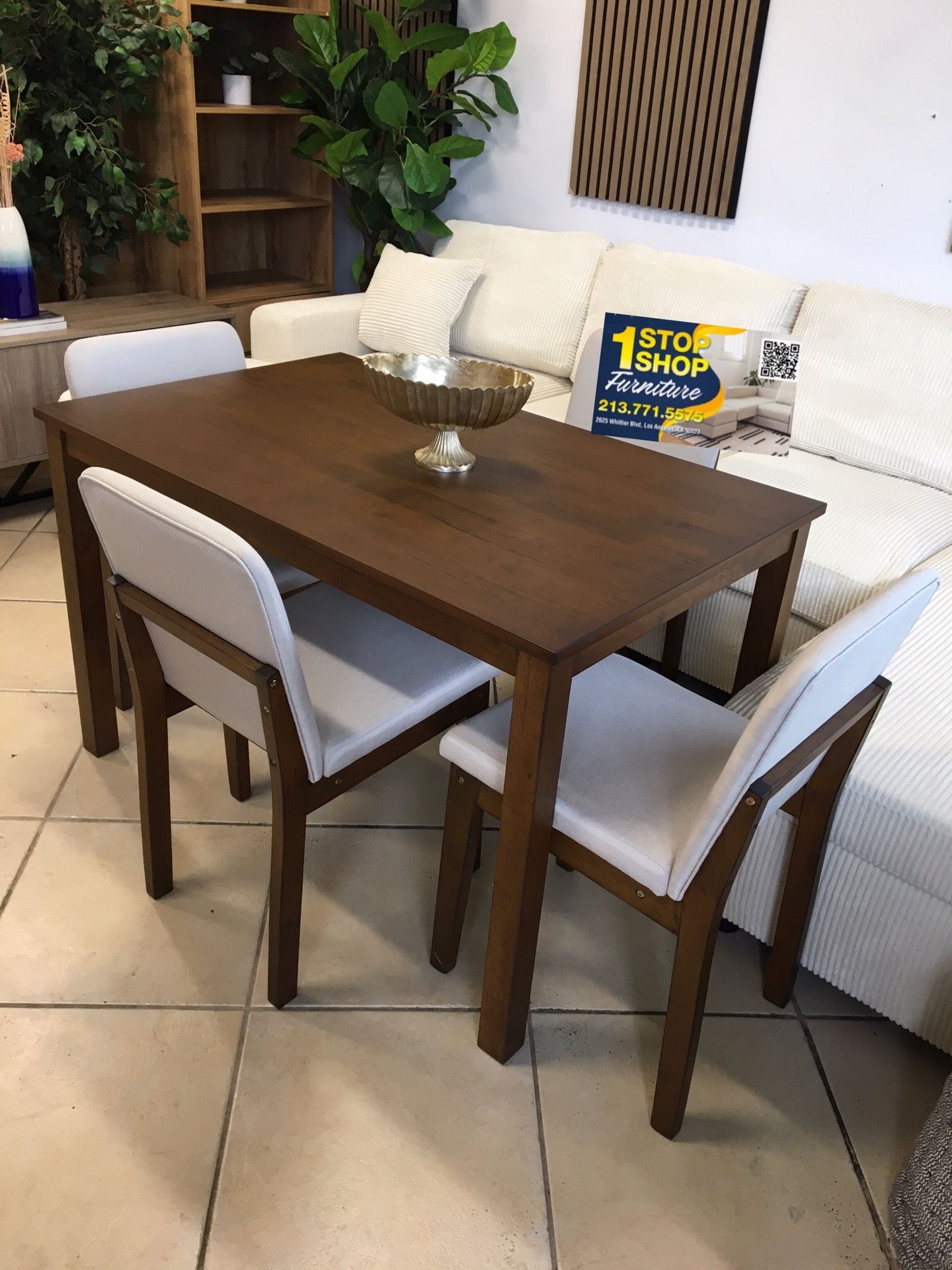 Beautiful! 5-pc dining table set walnut finish